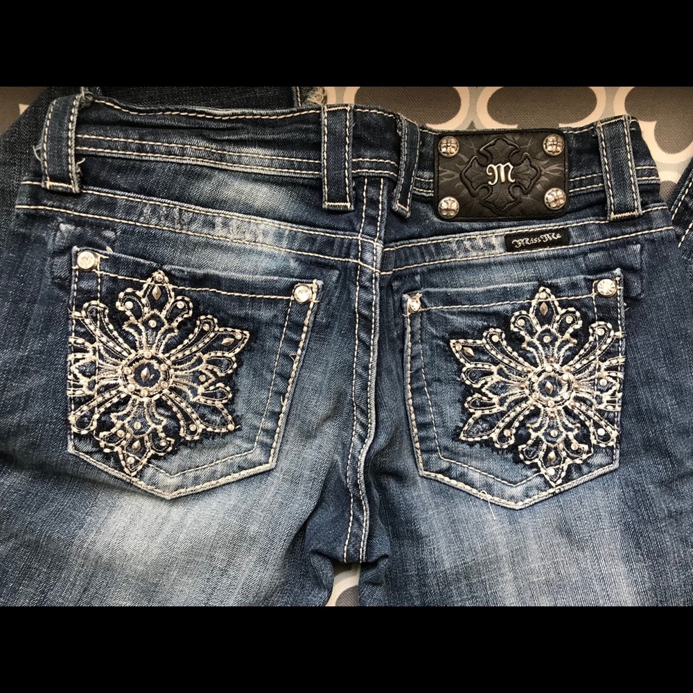 Miss Me Lightly distressed jeans